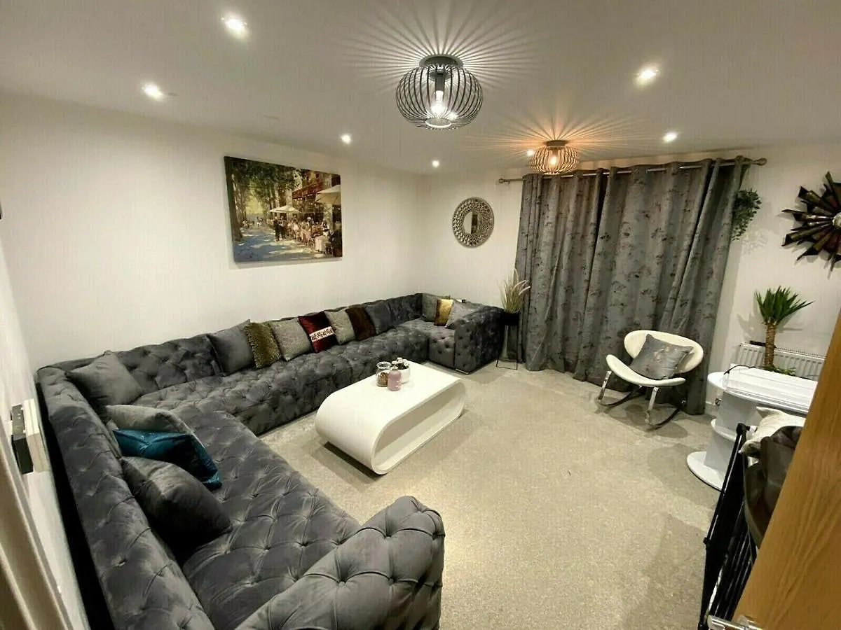 ☆Igloo Magnoliaview Luxe Townhouse + Free Parking☆ Βίλα Λιντς 0*,  Ηνωμένο Βασίλειο