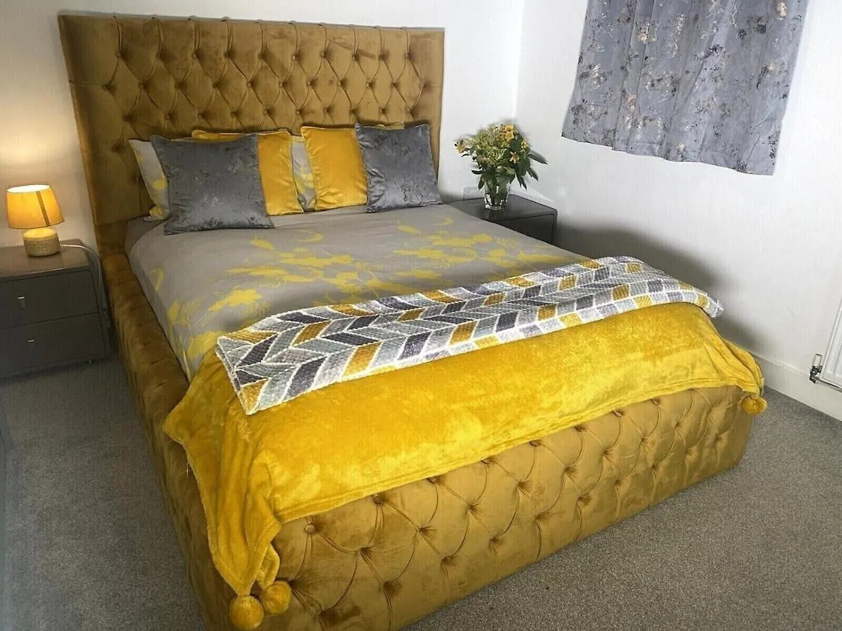 ☆Igloo Magnoliaview Luxe Townhouse + Free Parking☆ Βίλα Λιντς Σπίτι διακοπών